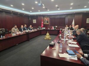 سوريا وتركيا تبحثان تطوير النقل والسكك الحديدية وتعزيز الاستثمارات